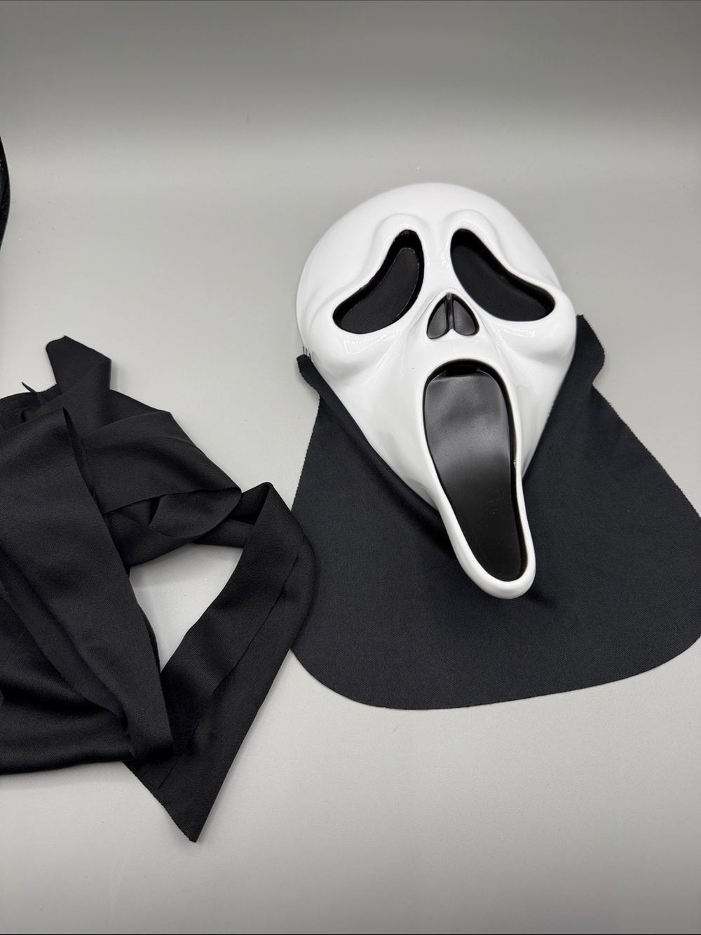 Scream Halloween Mask Black Scarf